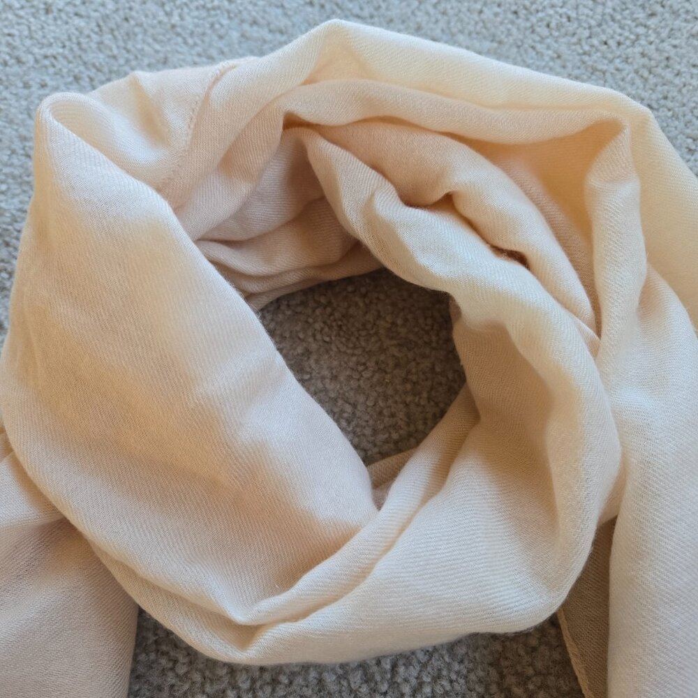 Cashmere Scarf Pale Peach Woven Lightweight Tissue weight - Picture 2 of 11